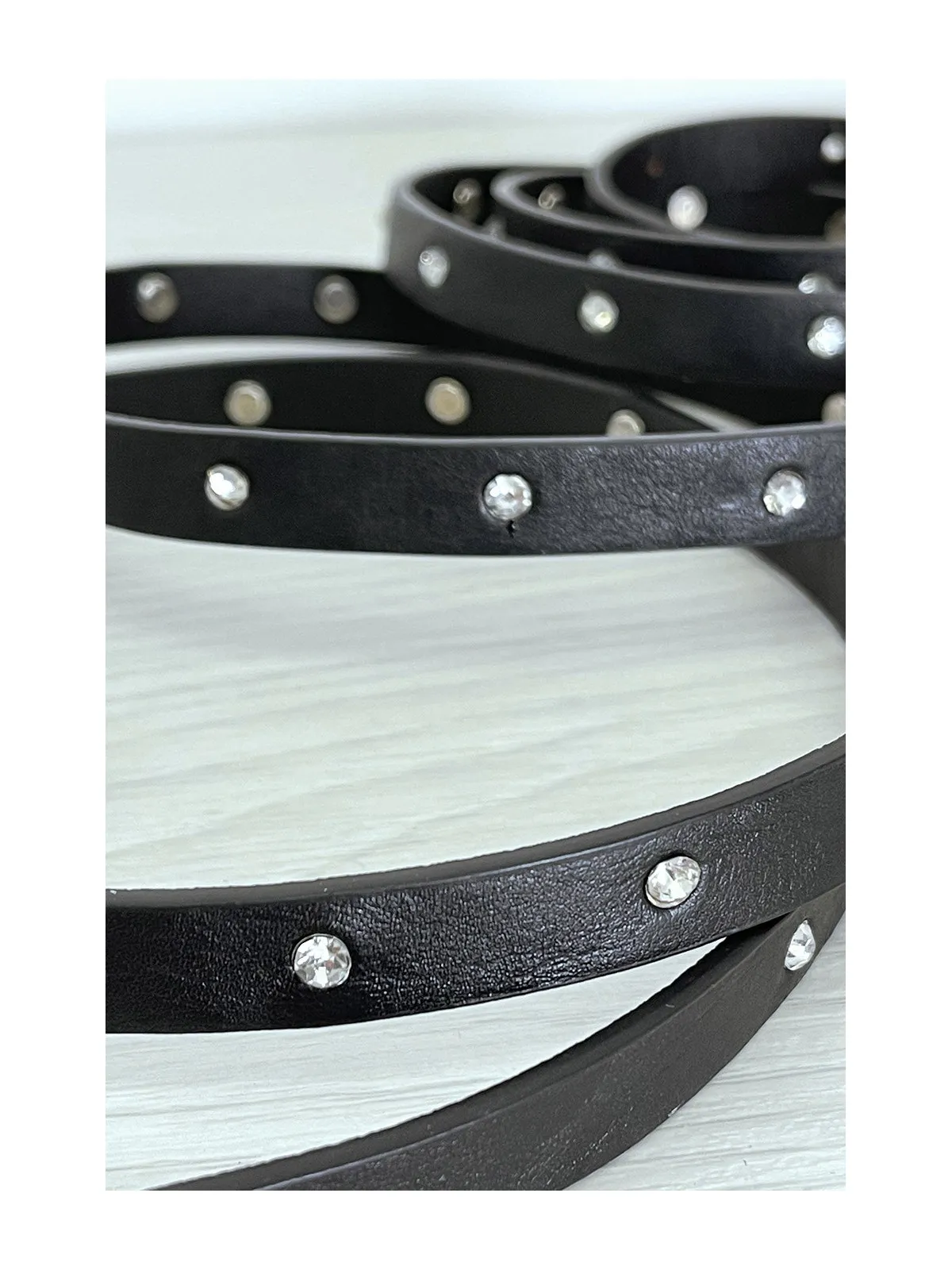 Ceinture noire fine très longue de 2 mètres à strass