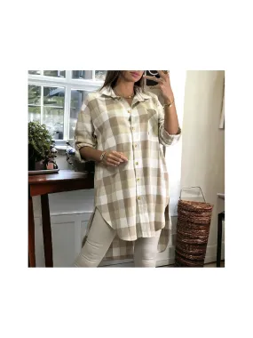 Longue chemise à carreaux très chic avec du beige