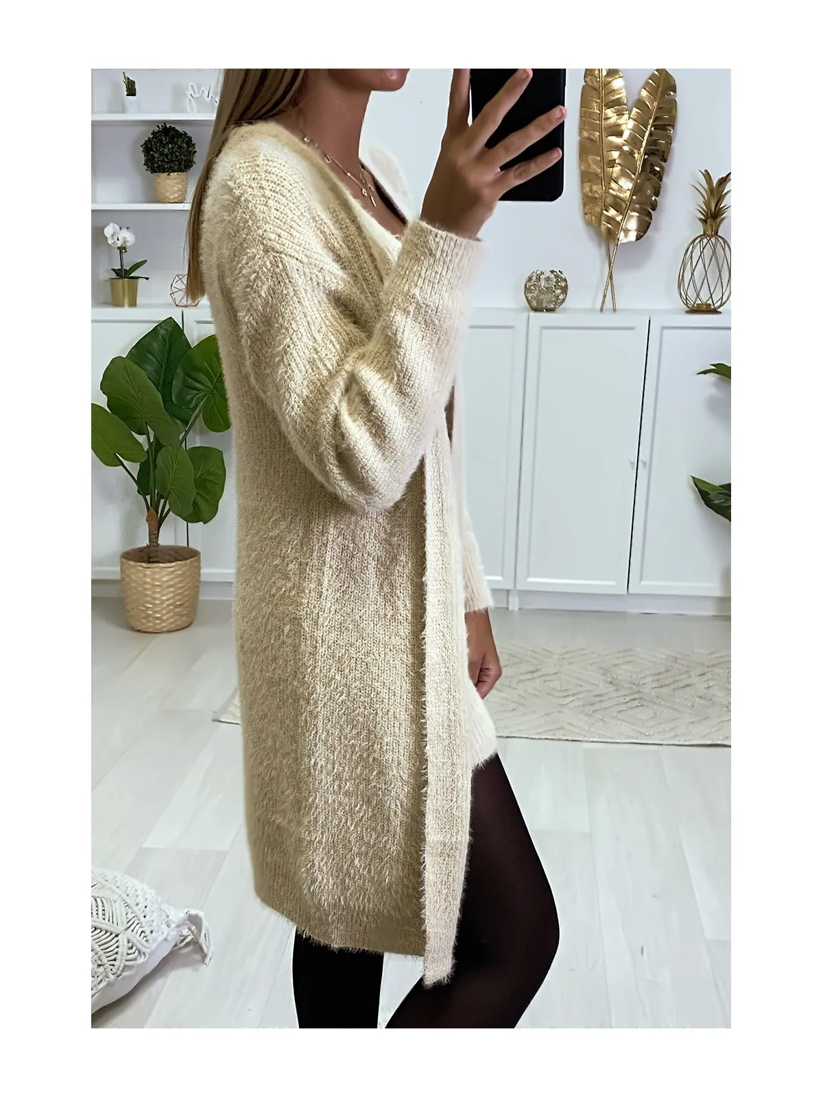 Magnifique ensemble 3 pièces très doux en beige avec short débardeur et gilet