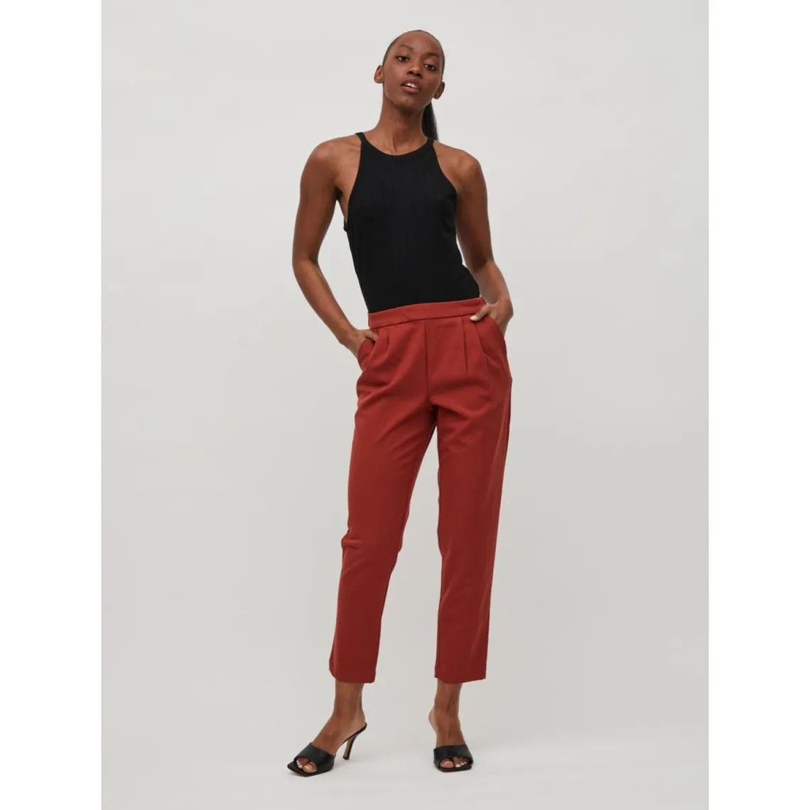 Pantalon regular fit rouge | 3 Suisses