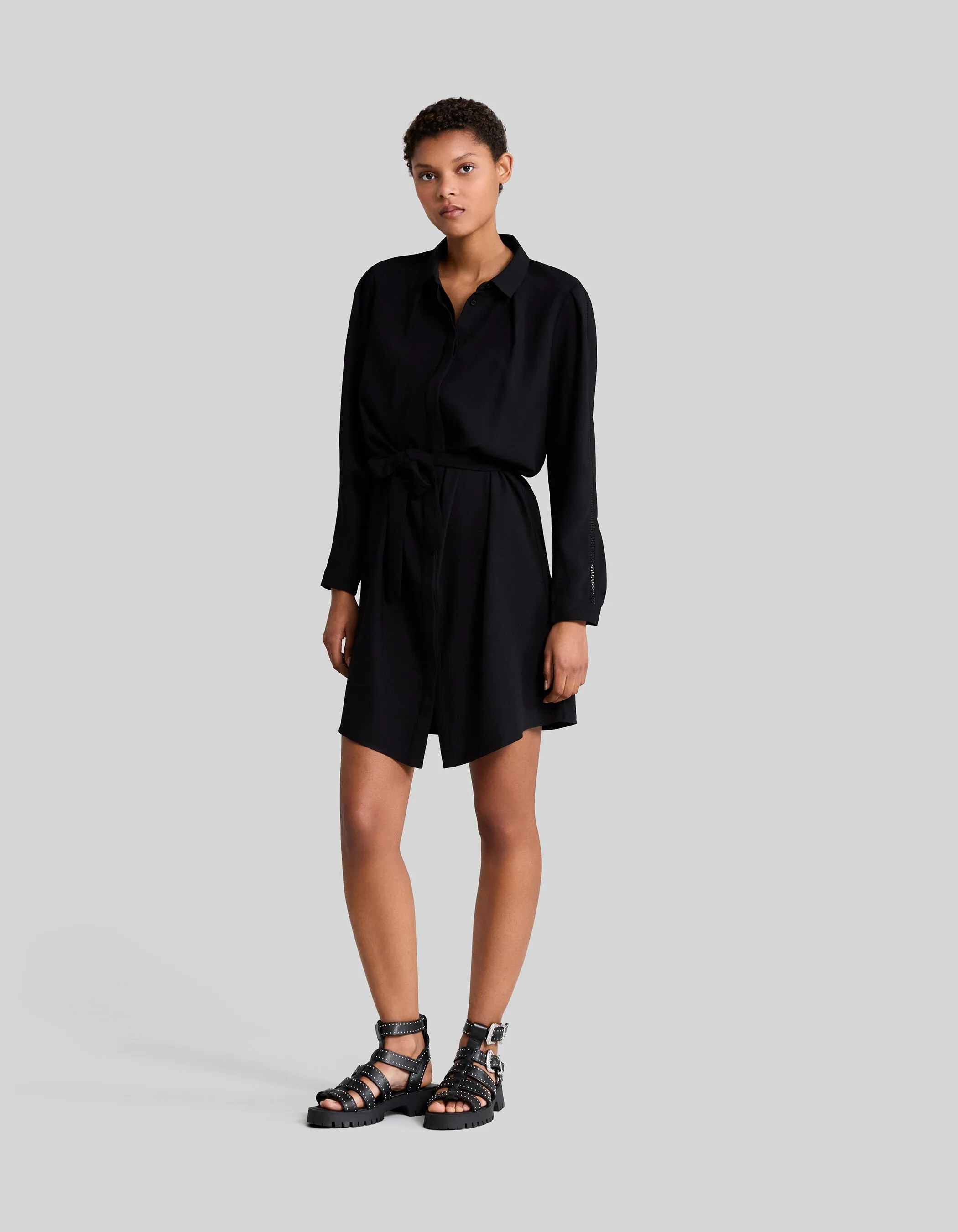 Robe chemise noire recyclée détail guipure Femme