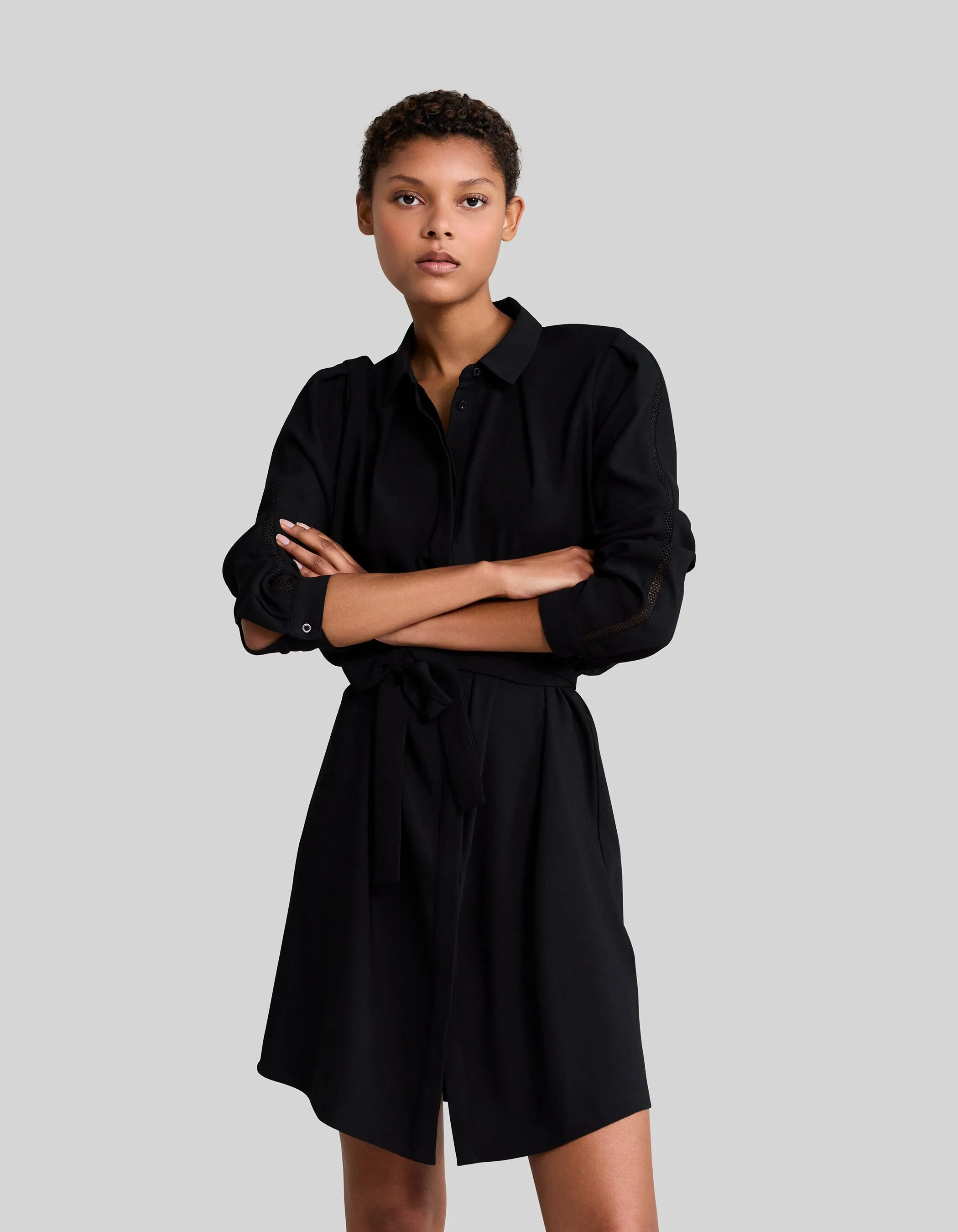 Robe chemise noire recyclée détail guipure Femme