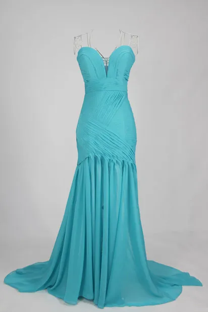 Robe de soirée longue robe pastel décolletée coeur avec fente latérale