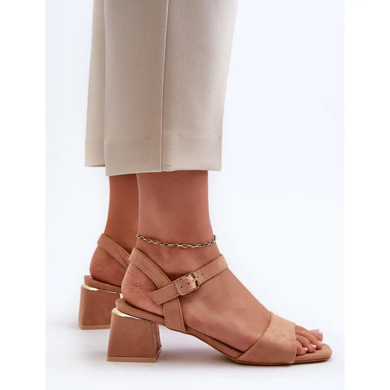 Sandales pour femmes sur bloc en daim écologique Camel Leisha beige