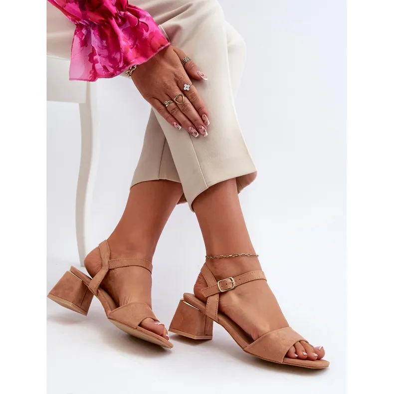 Sandales pour femmes sur bloc en daim écologique Camel Leisha beige