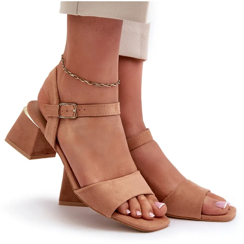 Sandales pour femmes sur bloc en daim écologique Camel Leisha beige