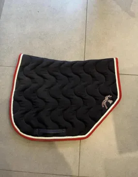 tapis obstacle paddock sport bleu marine avec bords rouges